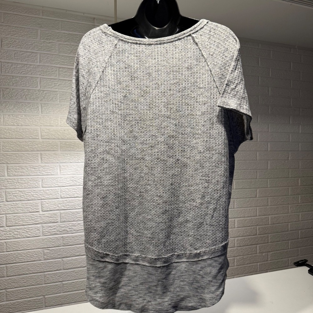 Mudd Women Gray Waffle Knit High Low Tunic Top Size L - Picture 2 of 5